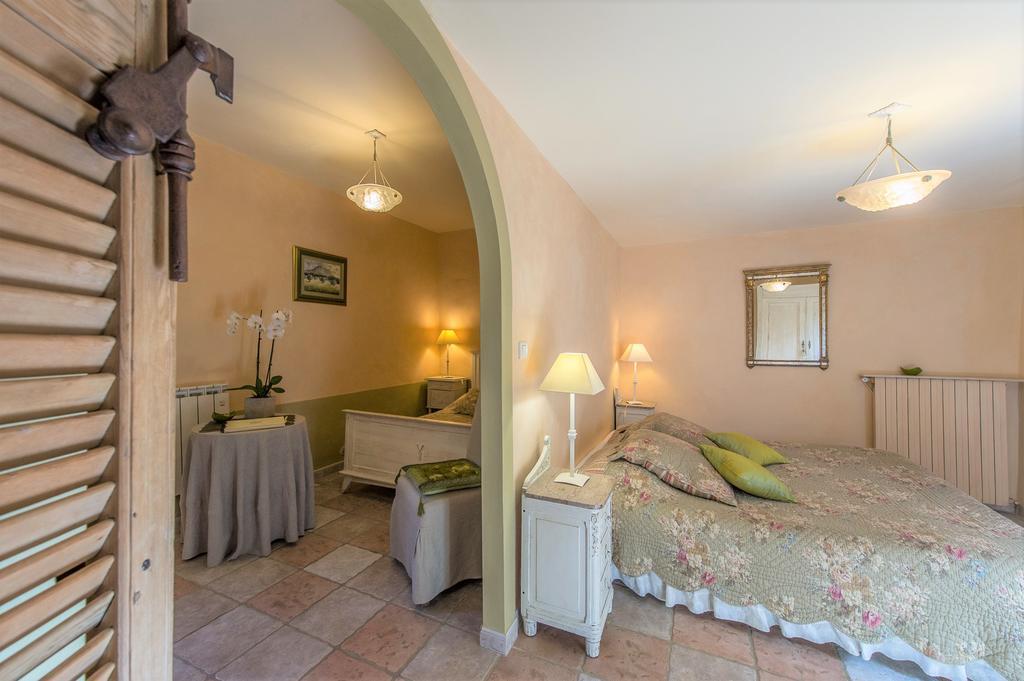 Mas De Foncaudette Bed & Breakfast Lourmarin Exterior photo